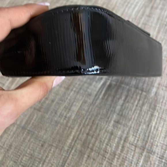 Having babies, no longer need the extra purses , please treat them kindly :) - Picture 3 of 5